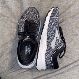Brooks Launch 5
